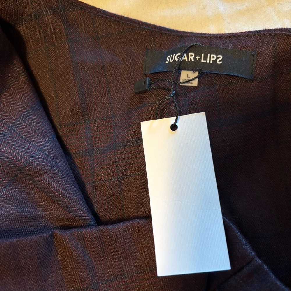 New shirt size large - Picture 5 of 6